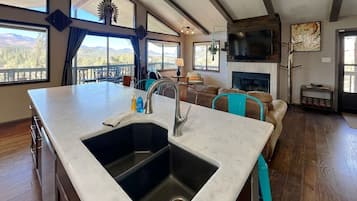 Studio (3 Bedrooms) | Property amenity