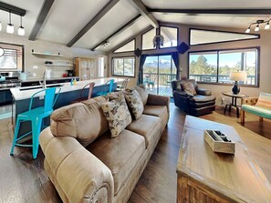 Studio (3 Bedrooms) | Front of property - Valley View by Ruidoso Vacation Rentals (Ruidoso)