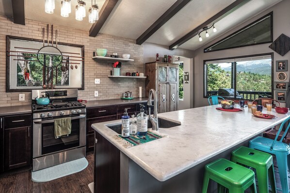 Studio (3 Bedrooms) | Property amenity