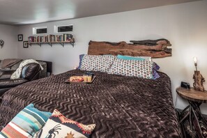 Studio (3 Bedrooms) | Property amenity