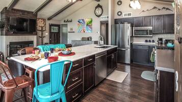 Studio (3 Bedrooms) | Property amenity