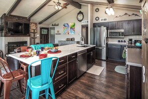 Studio (3 Bedrooms) | Property amenity