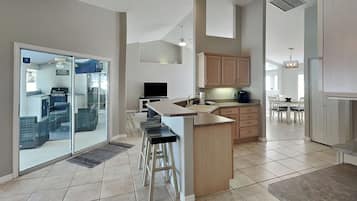 Casa (3 Bedrooms) | Servicio de la propiedad