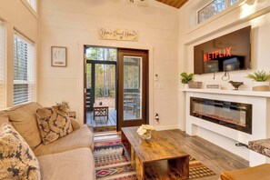 TV, fireplace, offices