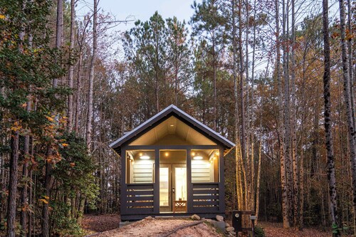 Moonlight at Mentone with Free Internet!