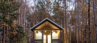 Moonlight at Mentone with Free Internet!