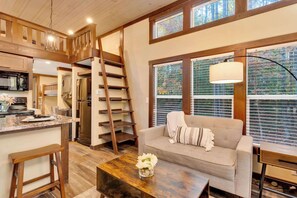 Interior - Black Diamond at Mentone with Free Internet! (Mentone)