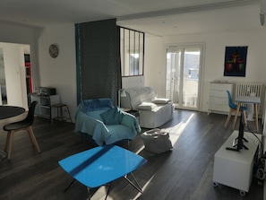 TV, DVD player, books