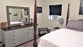 1 habitación, escritorio, tabla de planchar con plancha y wifi gratis