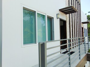 Exterior detail - Welcome to our lovely property in West Bay Beach. Immerse yourself   (West Bay)