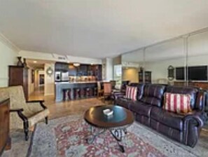 TV - 3 bedroom loft  (Daytona Beach)