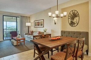 Dining - Ring in the New Year at Disney/Universal  (Orlando)