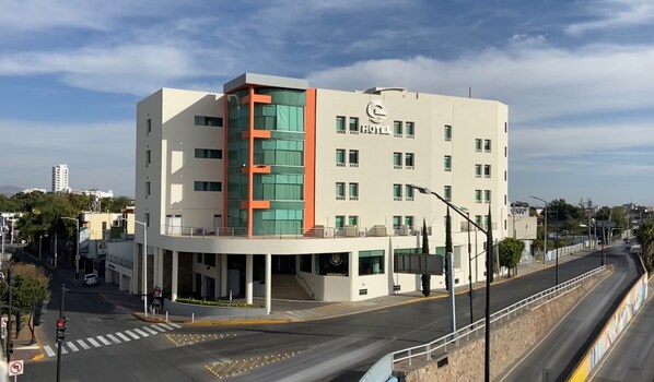 Front of property - Enterprise Inn Poliforum (León)