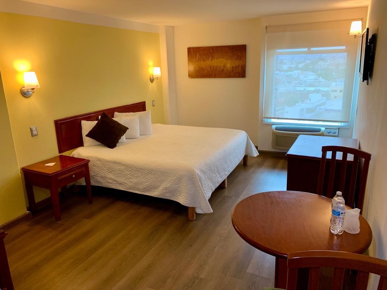 스탠다드룸, 킹사이즈침대 1개 | 책상, 노트북 작업 공간, 암막 커튼, 다리미/다리미판