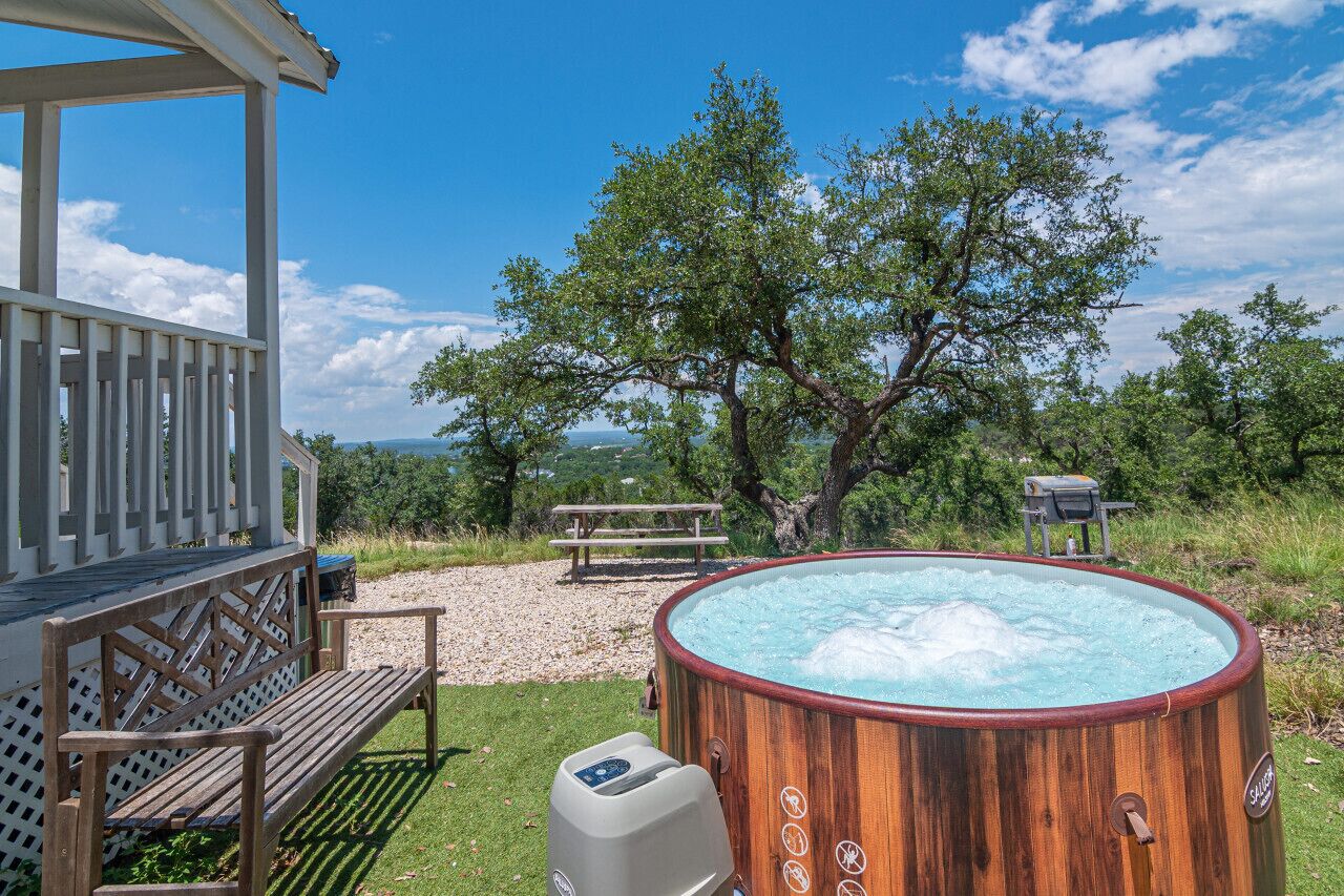 Tina de hidromasaje al aire libre