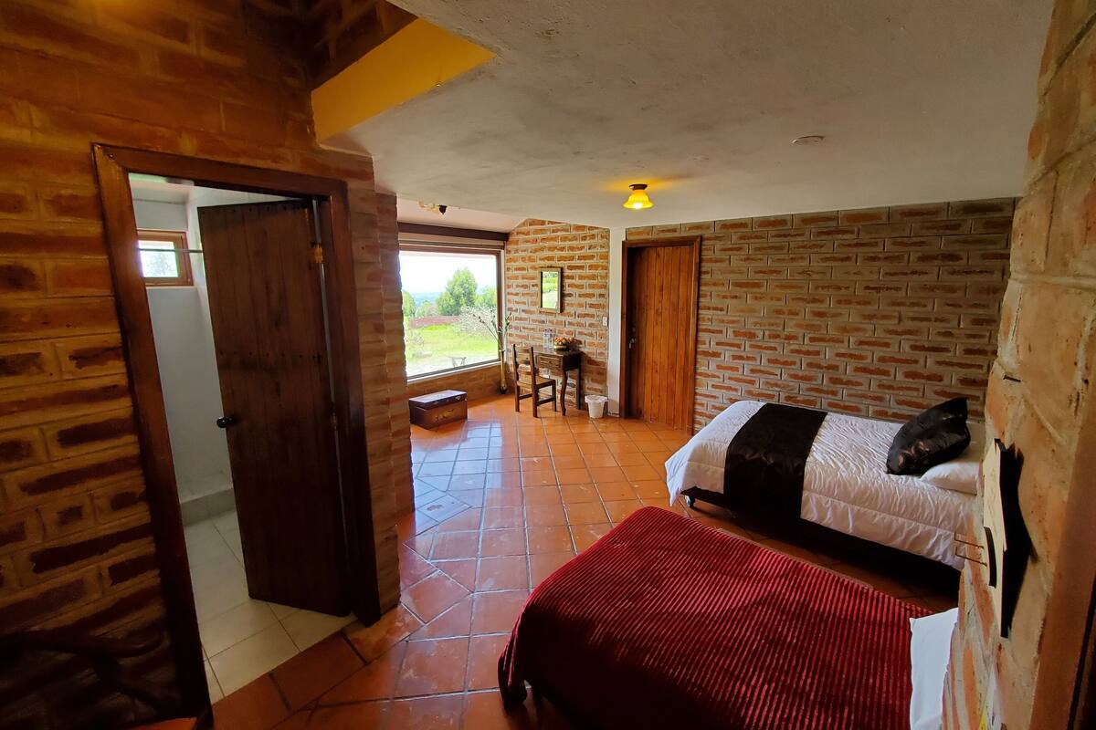 1 bedroom, down duvets, desk, laptop workspace