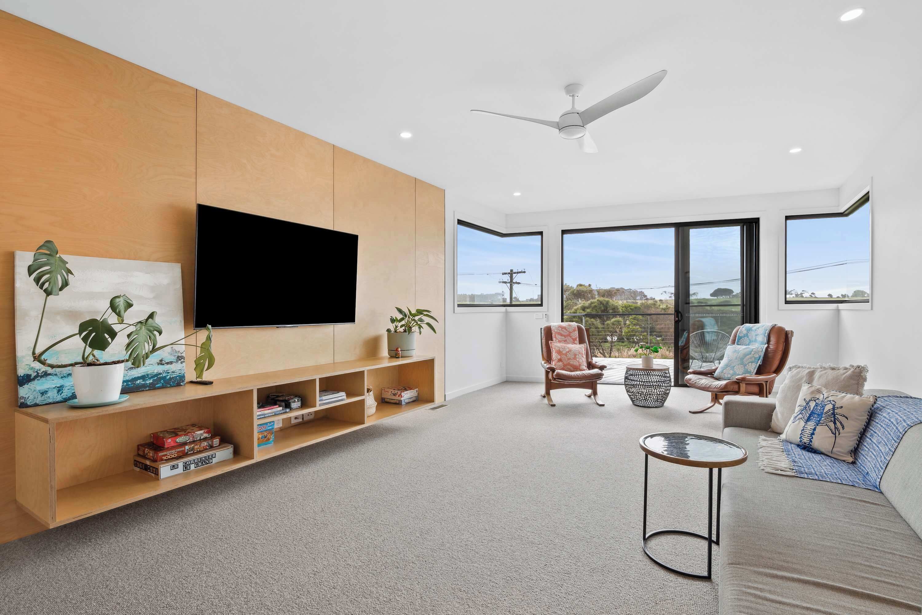 TV, Netflix, streaming services, offices
