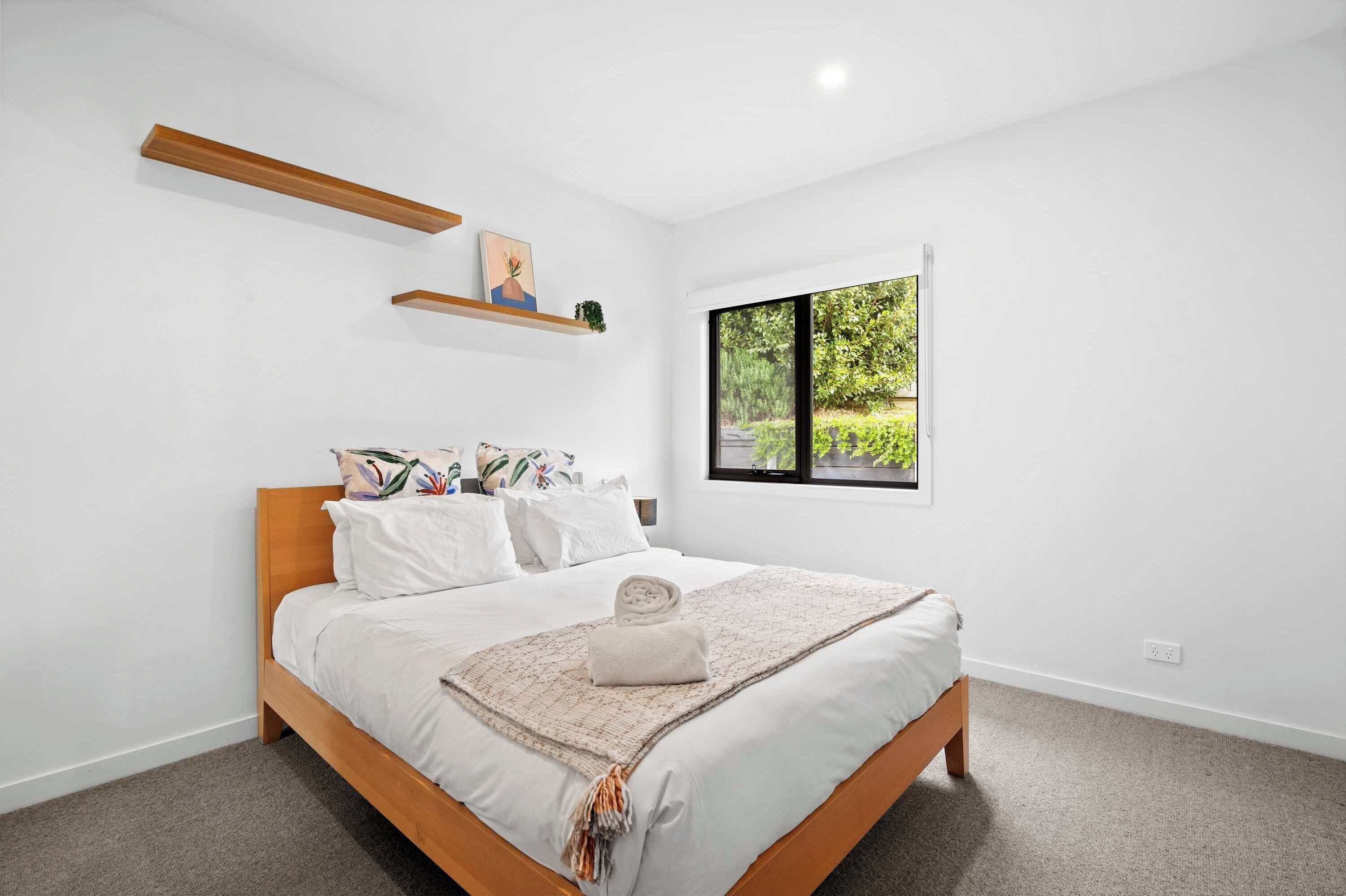4 bedrooms, desk, iron/ironing board, WiFi