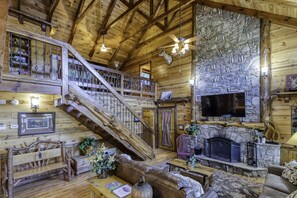 智能電視、壁爐、DVD 播放機、足球機