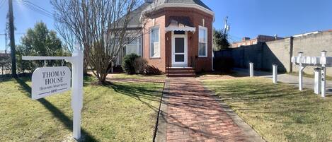 المنشأة من الخارج