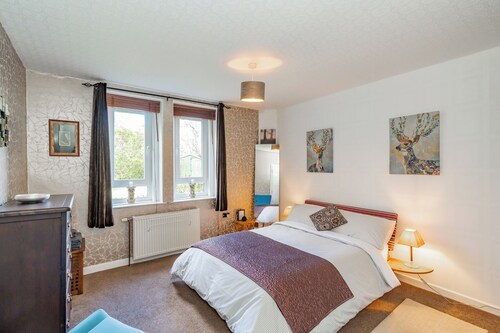 Home-from-home; 10 mins from city centre; Free on-street parking; Well-equipped