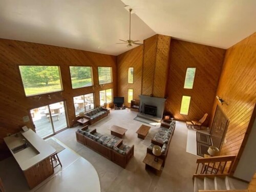 HF 15 -Perfect Family Retreat! Sleeps 24! Hot tub!