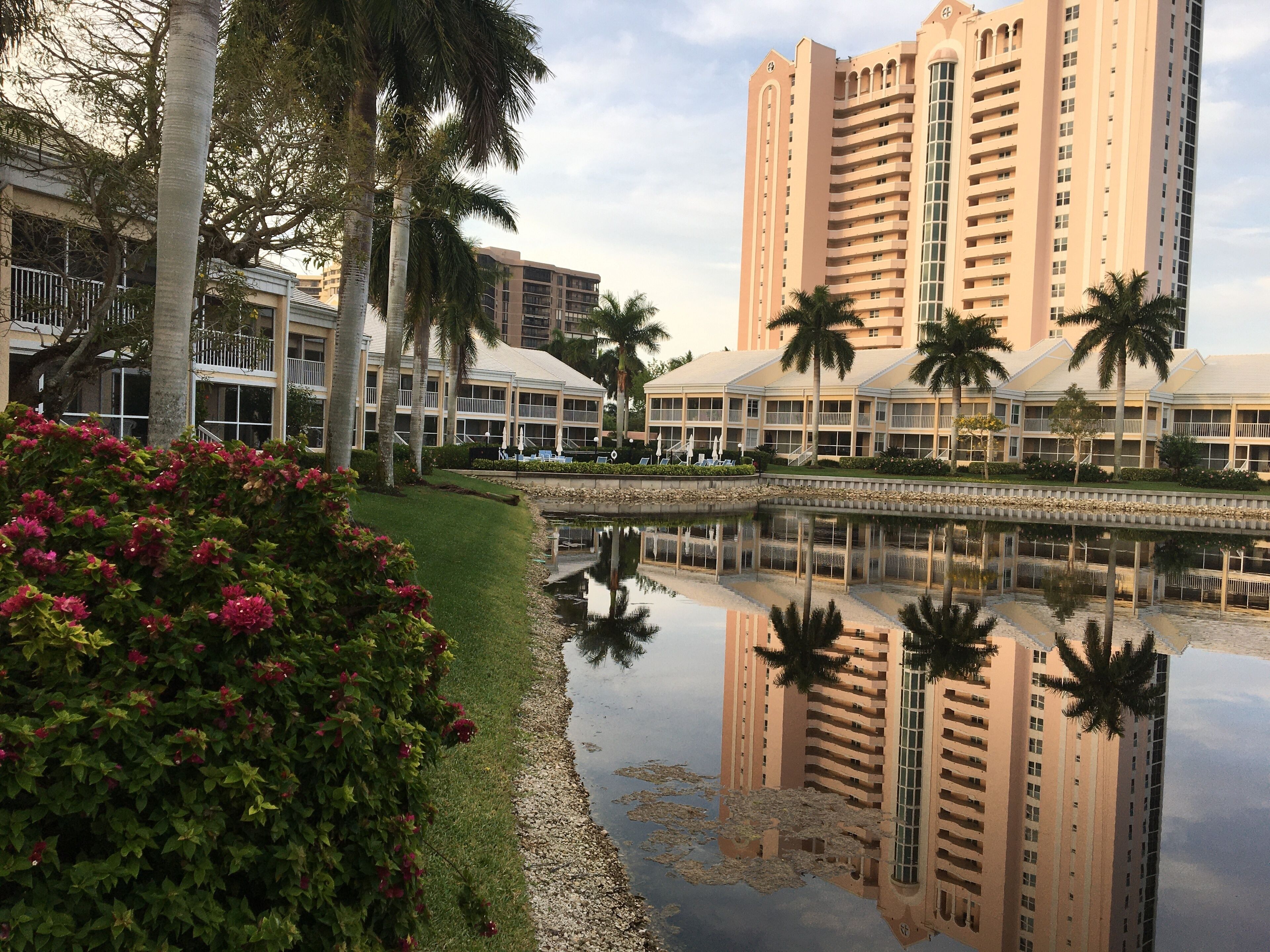 Walk To The Beach Pelican Bay Condo