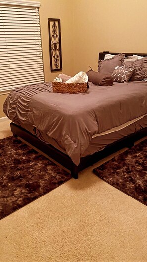 3 bedrooms, free WiFi, bed sheets, wheelchair access