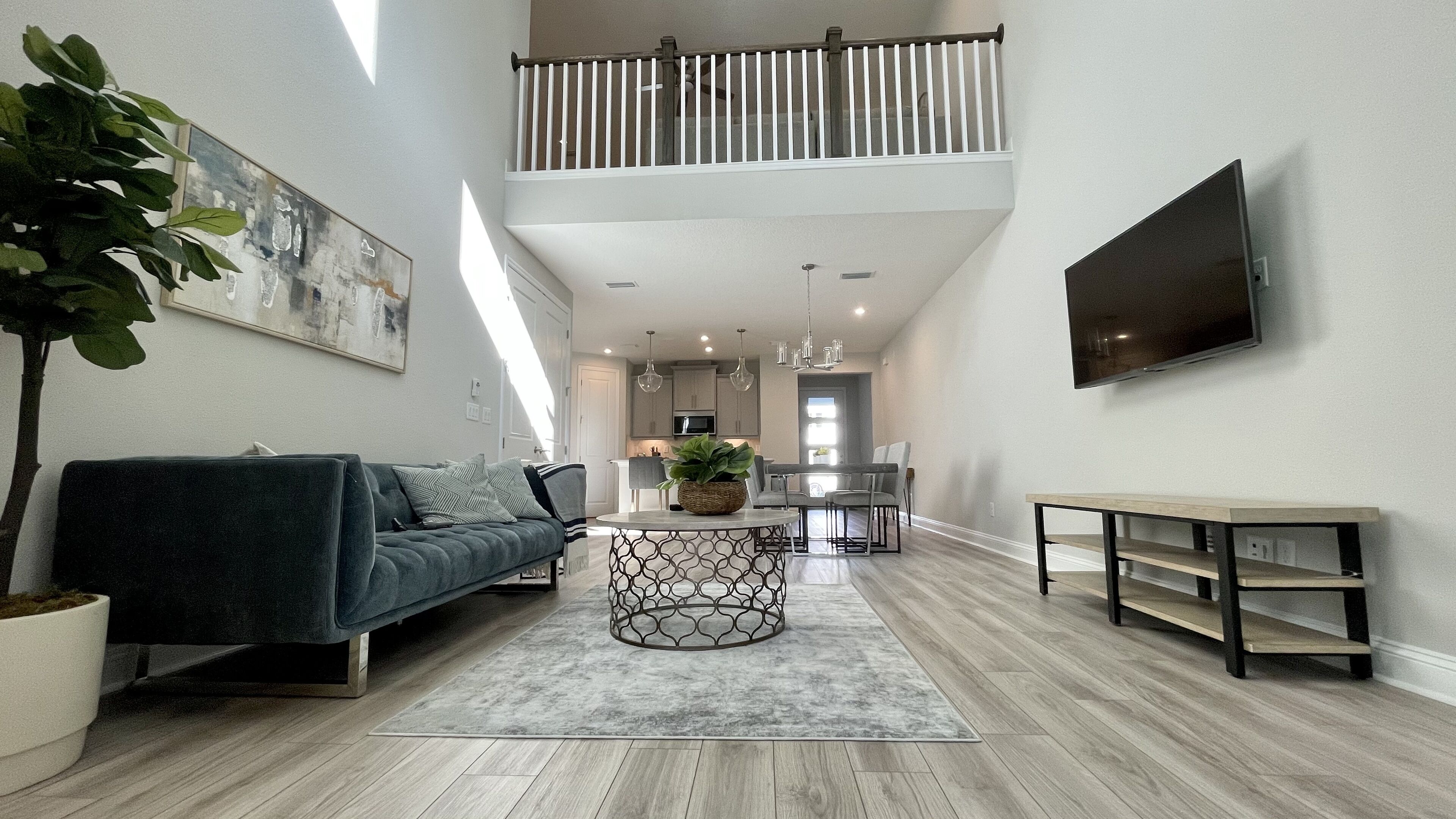 Modern Townhouse minutes from Mayo Clinic UNF & Beach