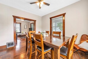 تناول الطعام