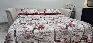 2 chambres, fer et planche à repasser, Wi-Fi gratuit, draps fournis