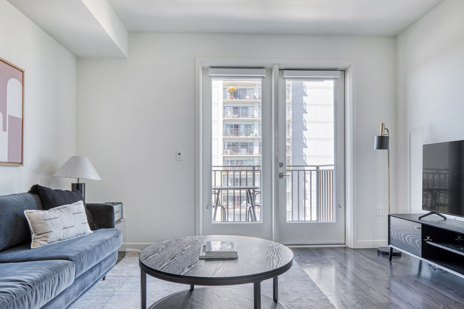 Amazing Long Beach 1BR w/ Pool & Gym, walk to Ocean Blvd, by Blueground