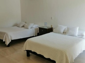 Camera doppia | Biancheria da letto di alta qualità, copriletto in piuma, Wi-Fi gratuito
