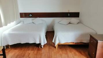 Habitación doble | Ropa de cama de alta calidad, edredón, wifi gratis y ropa de cama