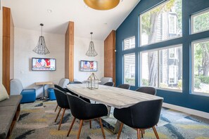 Interior - Ideal Sunnyvale 2BR w/ A/C, Parking & Pool, walk to Apple, by Blueground (South Bay)