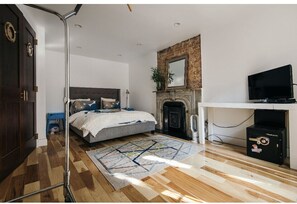 2 室のベッドルーム、アイロン / アイロン台、WiFi