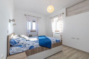 2 chambres, bureau, Wi-Fi gratuit, draps fournis