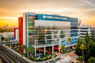 ☞ Mid Century Modern ☞ Near Disney & Knotts ☞ AC ☞ W/D ☞ Parking ☞ 200Mbs ☞