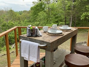 Outdoor dining - Cabin in the Forest/Mountains (Hackett)