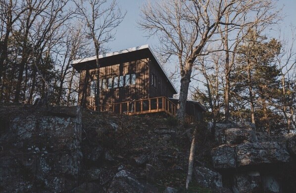 Exterior - Cabin in the Forest/Mountains (Hackett)
