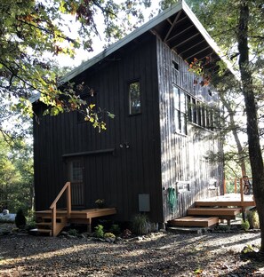 Exterior - Cabin in the Forest/Mountains (Hackett)
