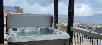 Beautiful Lake View - Sleeps 26+ - Hot Tub - Deck - Cabin