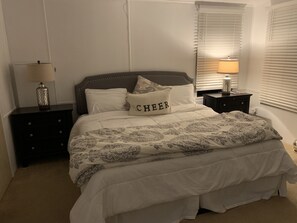 3 habitaciones, escritorio, tabla de planchar con plancha y wifi gratis 