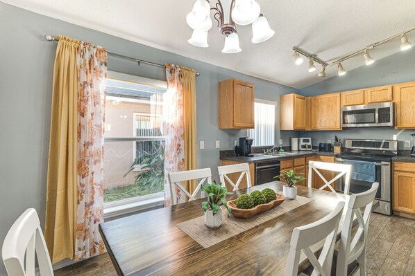 Fridge, microwave, stovetop, dishwasher