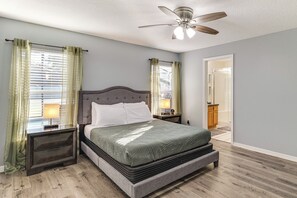 4 bedrooms, iron/ironing board, Internet, bed sheets