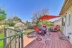 Terrace/patio - 1 Mi to Canyon Tours: Vibrant Page Paradise! (Page)