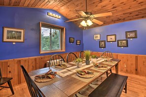 Dining - Altmar Family Home w/ Rivers & Trails Nearby! (Altmar)