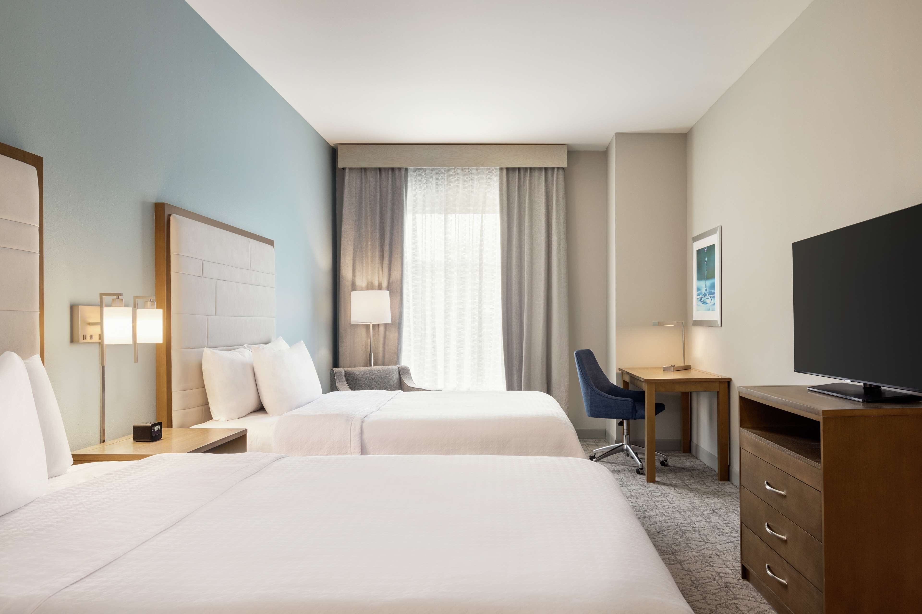 suite, 1 bedroom, non smoking | in-room safe, soundproofing, bed sheets