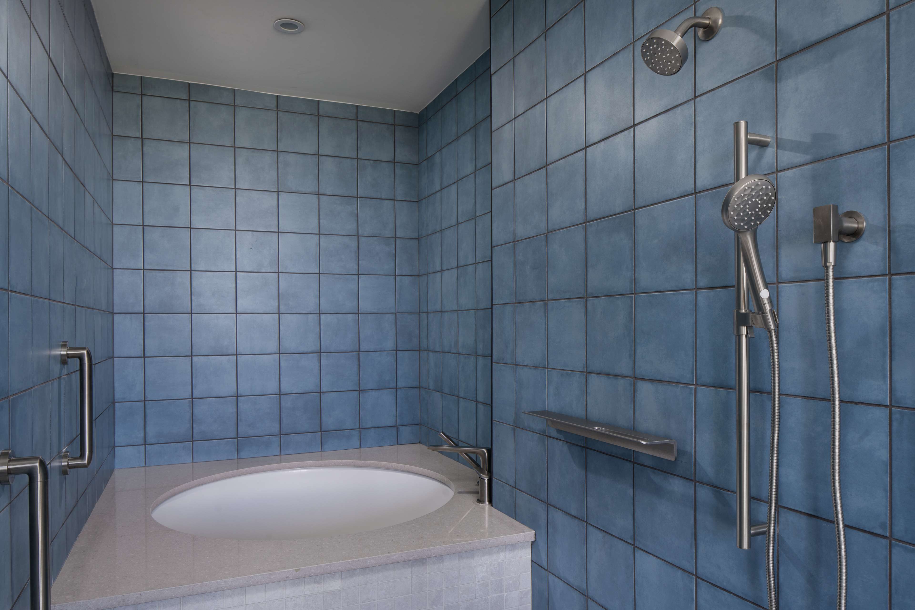 suite, 1 king bed, accessible, bathtub | bathroom | shower, hair dryer, towels, soap