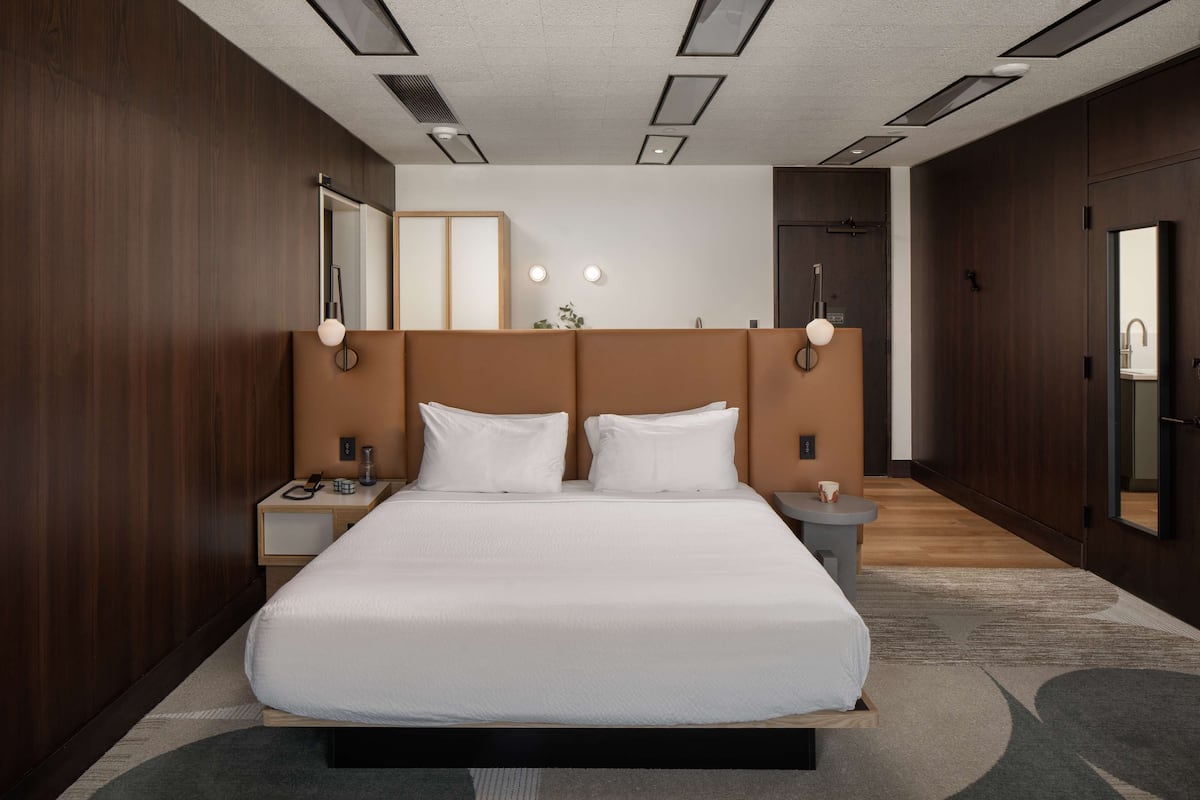 Suite, 1 King Bed with Sofa bed (Water View) | Premium bedding, in-room safe, desk, laptop workspace